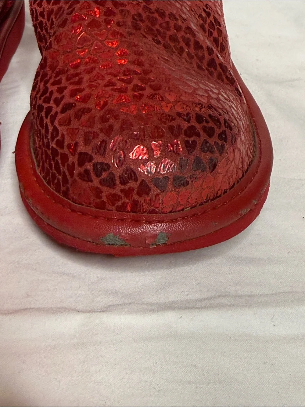 UGG Classic II Gel Hearts Boots Kids Size 1 Red Metallic 1151613K